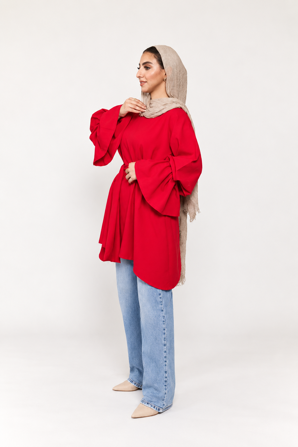 Ruffle-sleeve maternity tunic with belt, side view